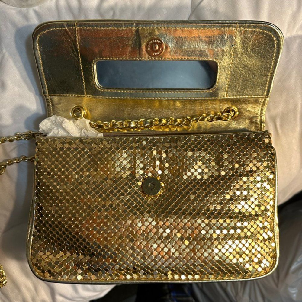 Gold flashy cross body purse - Picture 6 of 11